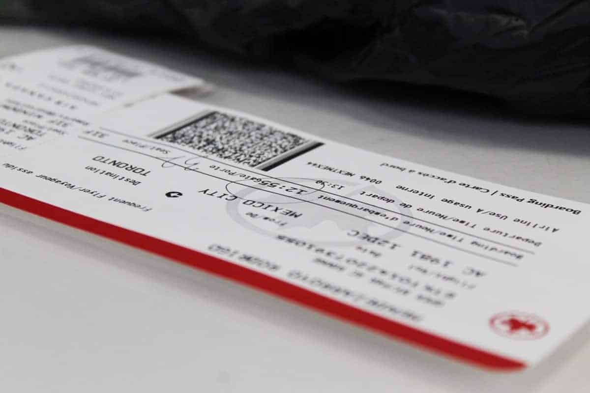 When to buy flight tickets so they're cheaper