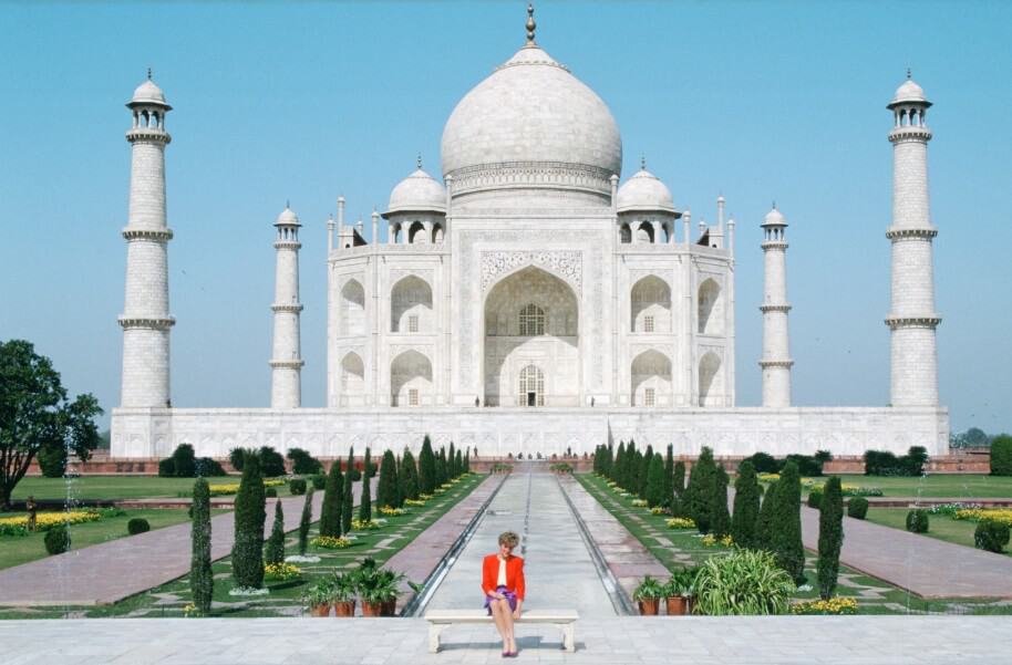 Princess Diana At The Taj Mahal
