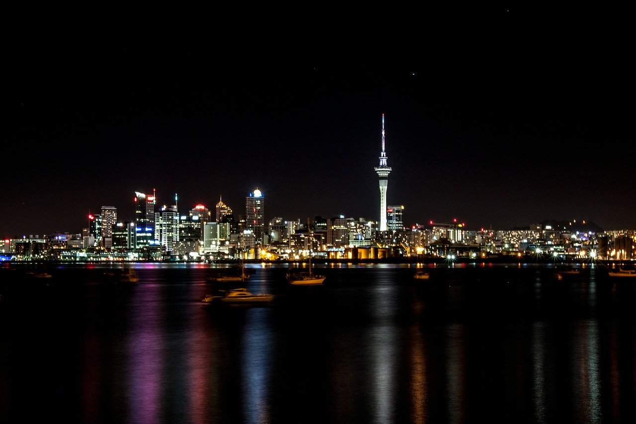 10 tips to save money and travel cheap in Auckland