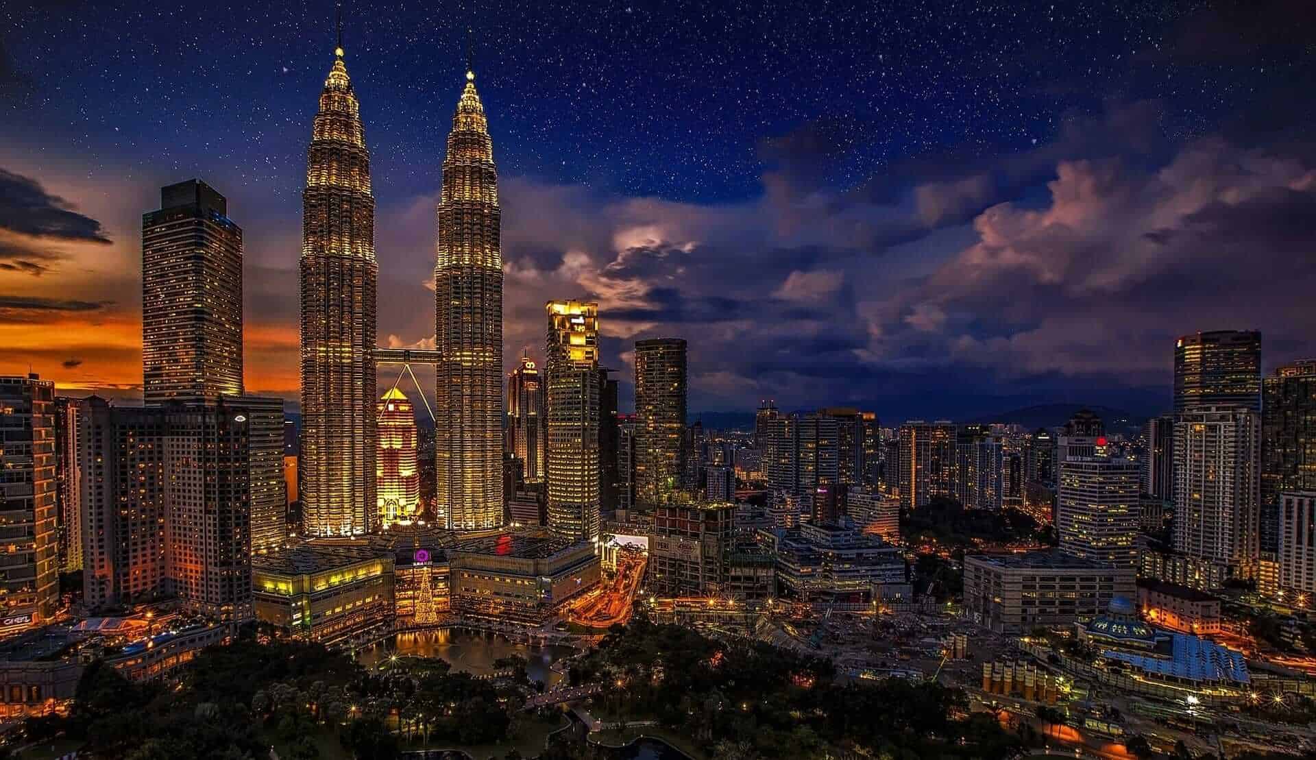 10 tips to save money and travel cheap in Kuala Lumpur
