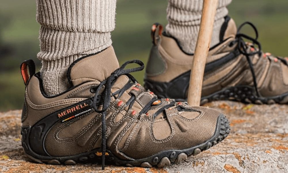 Top 10 Summer Shoes For Men For Traveling