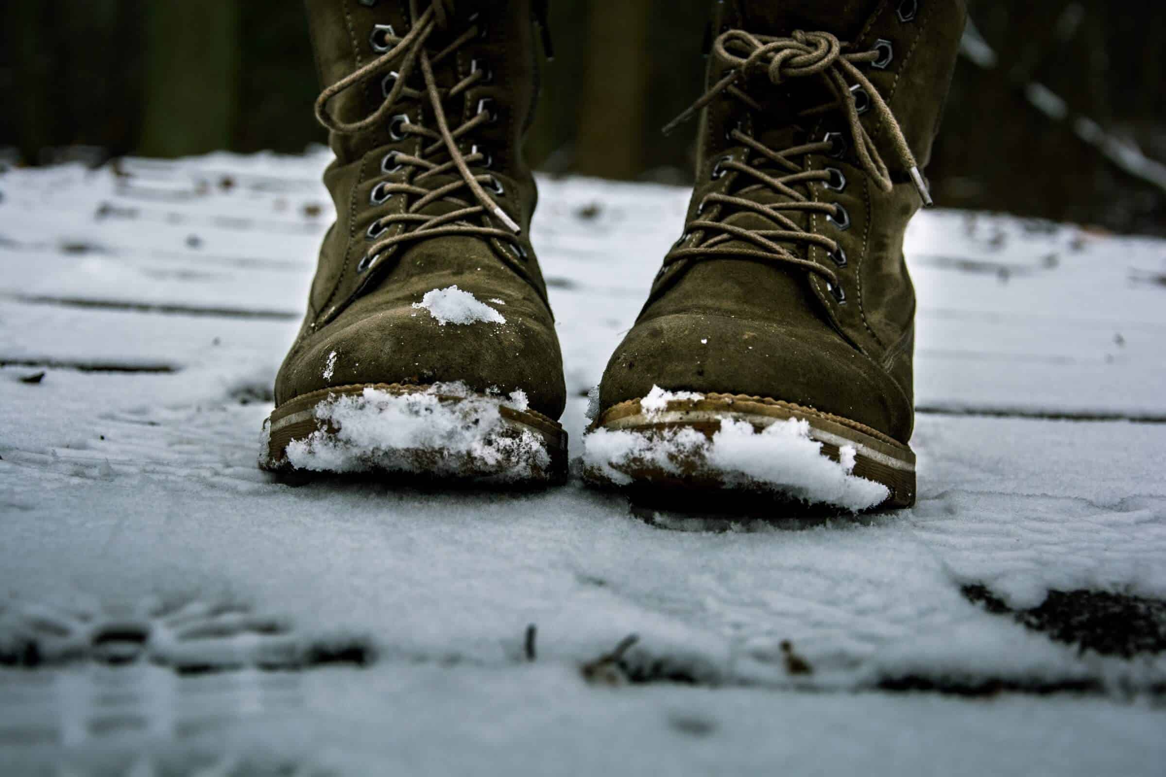 Top 10 Winter Shoes for Men for Traveling
