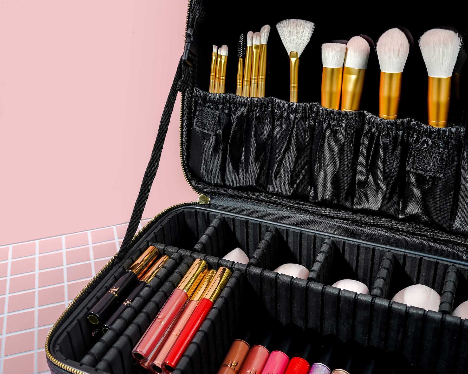 Toiletries and makeup organizer bag